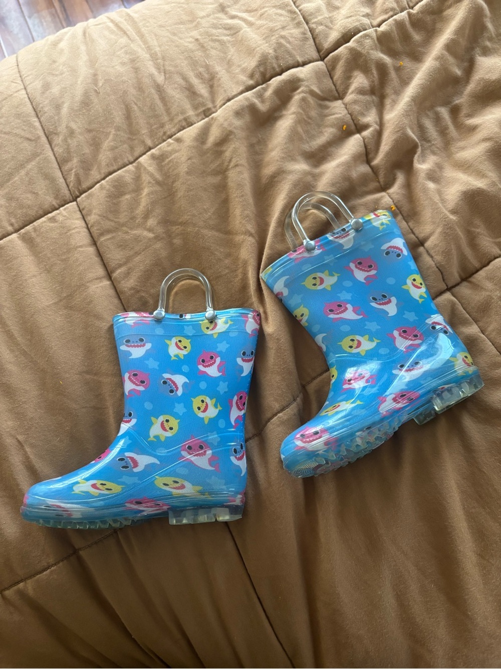 pinkfong baby shark rain boots for toddler